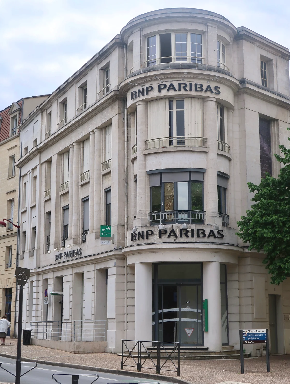 Agence BNP Paribas au 68 rue Neuve-d’Argenson à Bergerac (Dordogne), photographiée le 9 mai 2018.