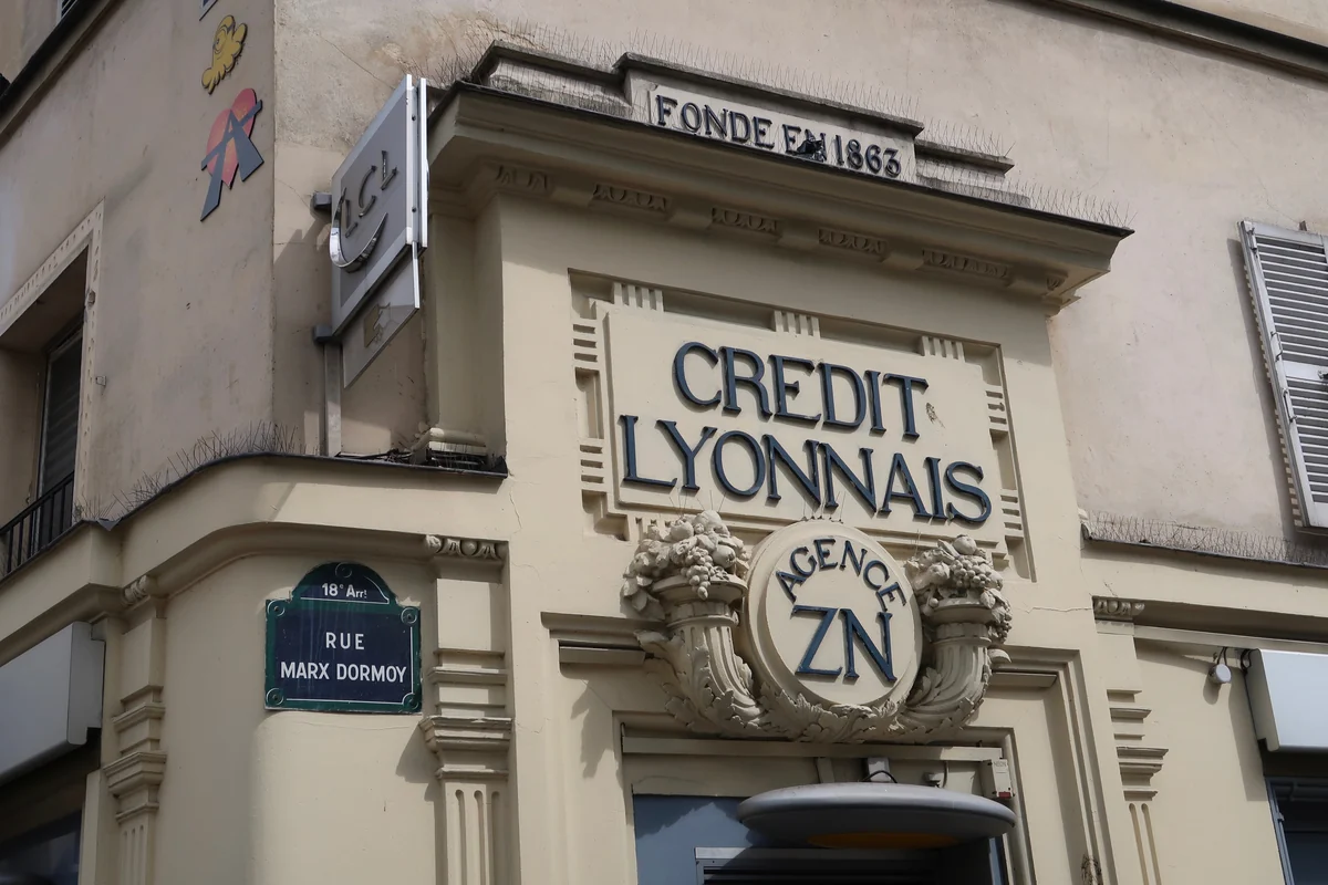 Agence LCL au 76 rue Marx-Dormoy à Paris, photographiée le 23 juillet 2017.